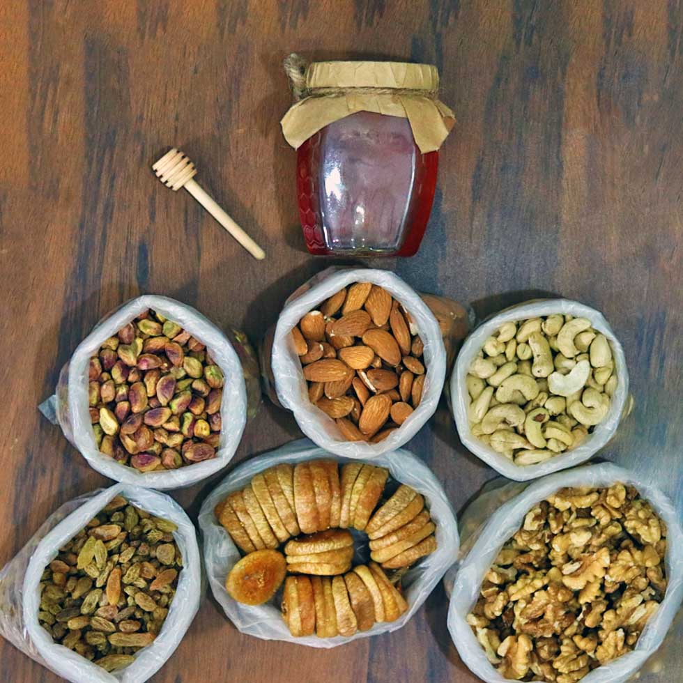 all_dry_fruits-with_honey-almonds-chashew-pista-wallnuts-fig-vital_cave_organics